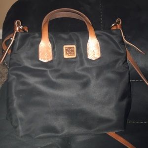 Crossbody dooney bag
